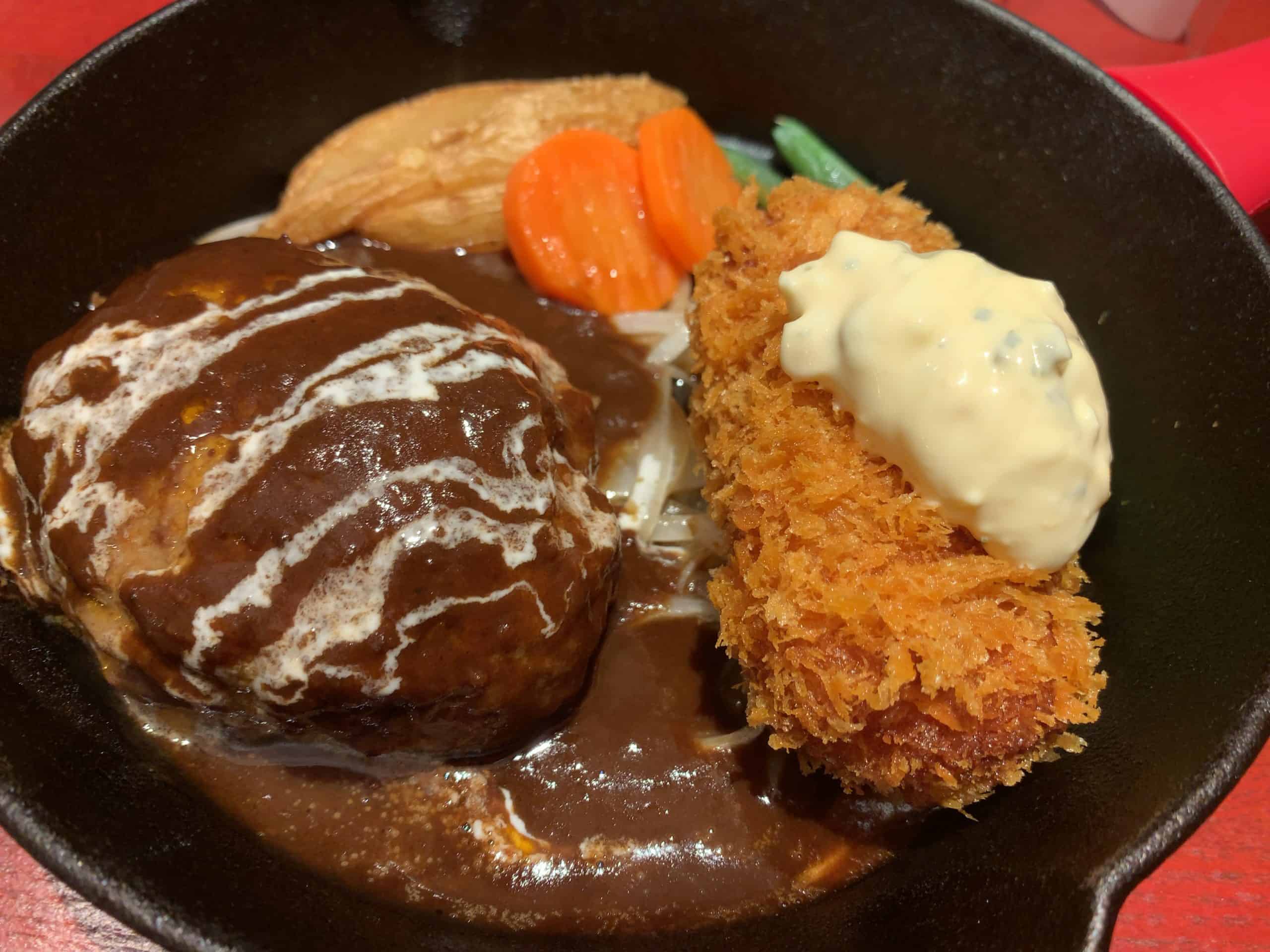 天文館grill44.5で黒牛豚ハンバーグとカニクリームコロッケを