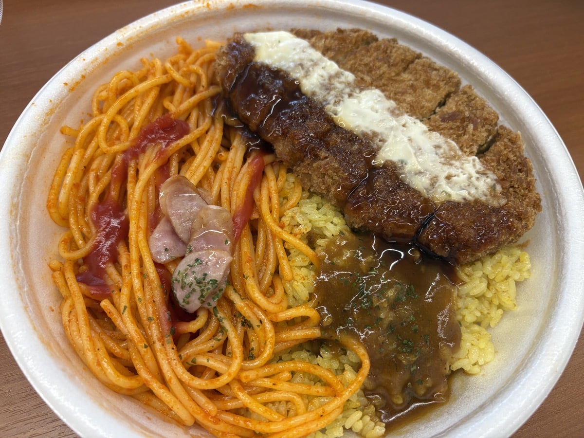 IMG_1006.jpeg ファミマ トルコライス2025