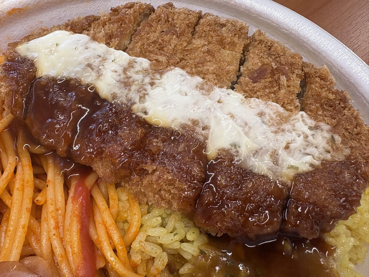 IMG_1008.jpeg ファミマ トルコライス2025