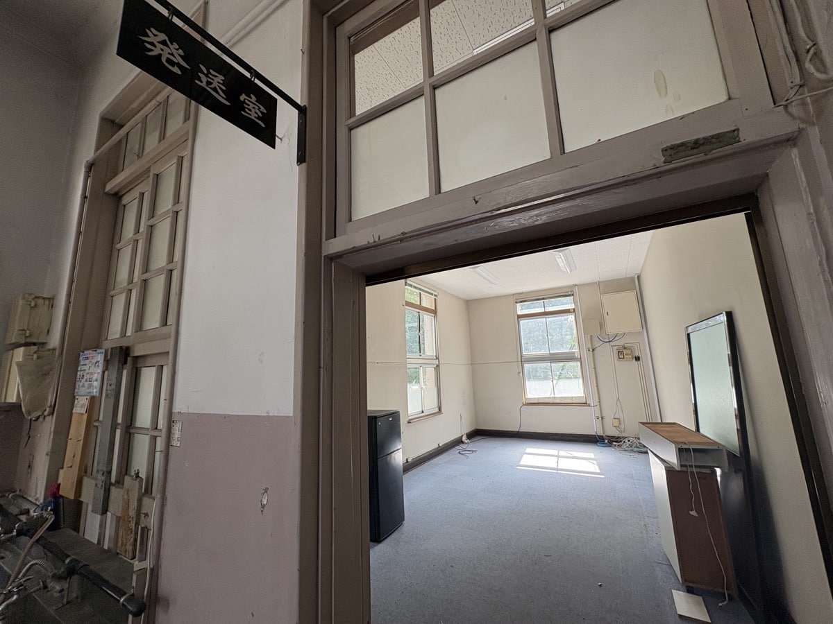 IMG_1558.jpeg 教育会館 解体