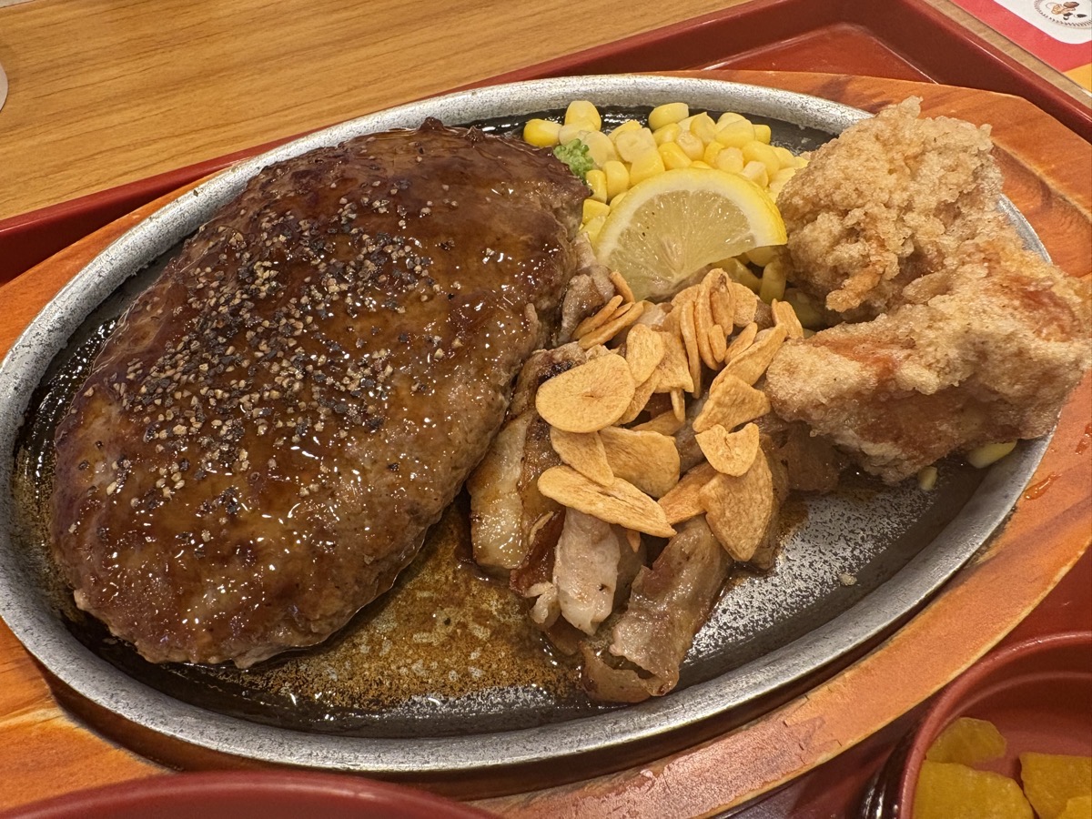 IMG_3402.jpeg ジョイフルトリプルミートコンボ