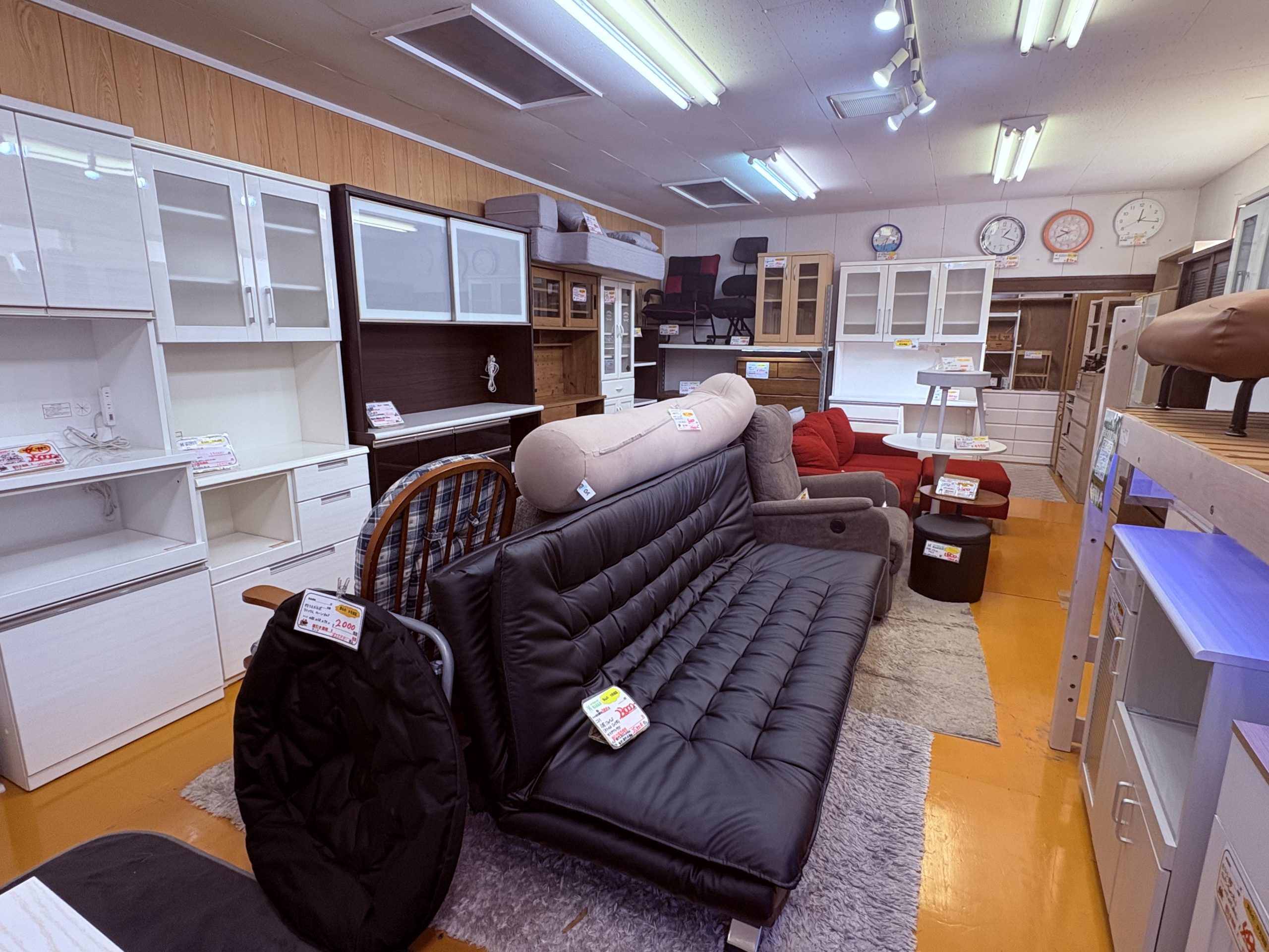 鹿児島市田上「リサイクルショップ八光」で冬を越すため暖房器具を吟味