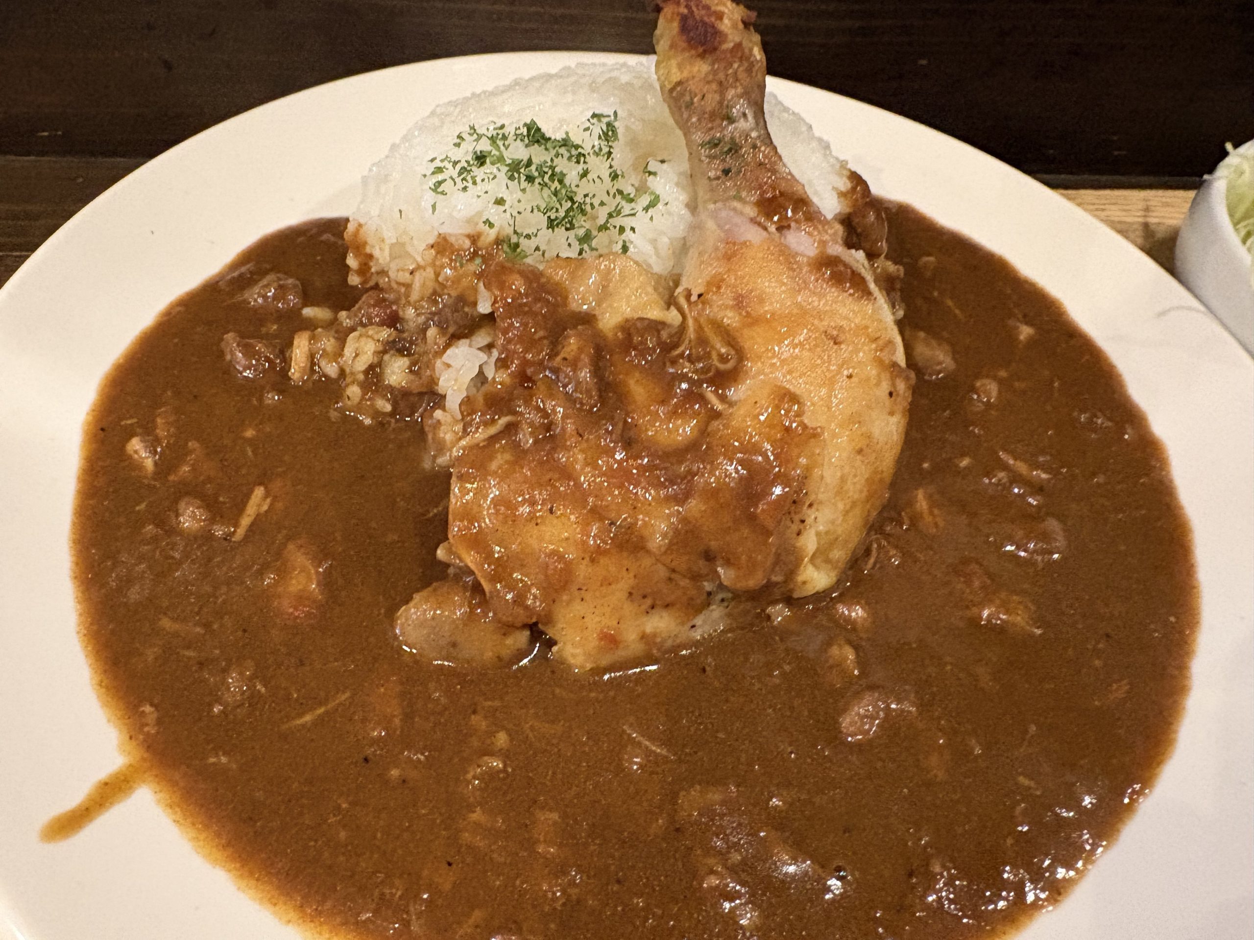 ライスとチキンのカレー皿