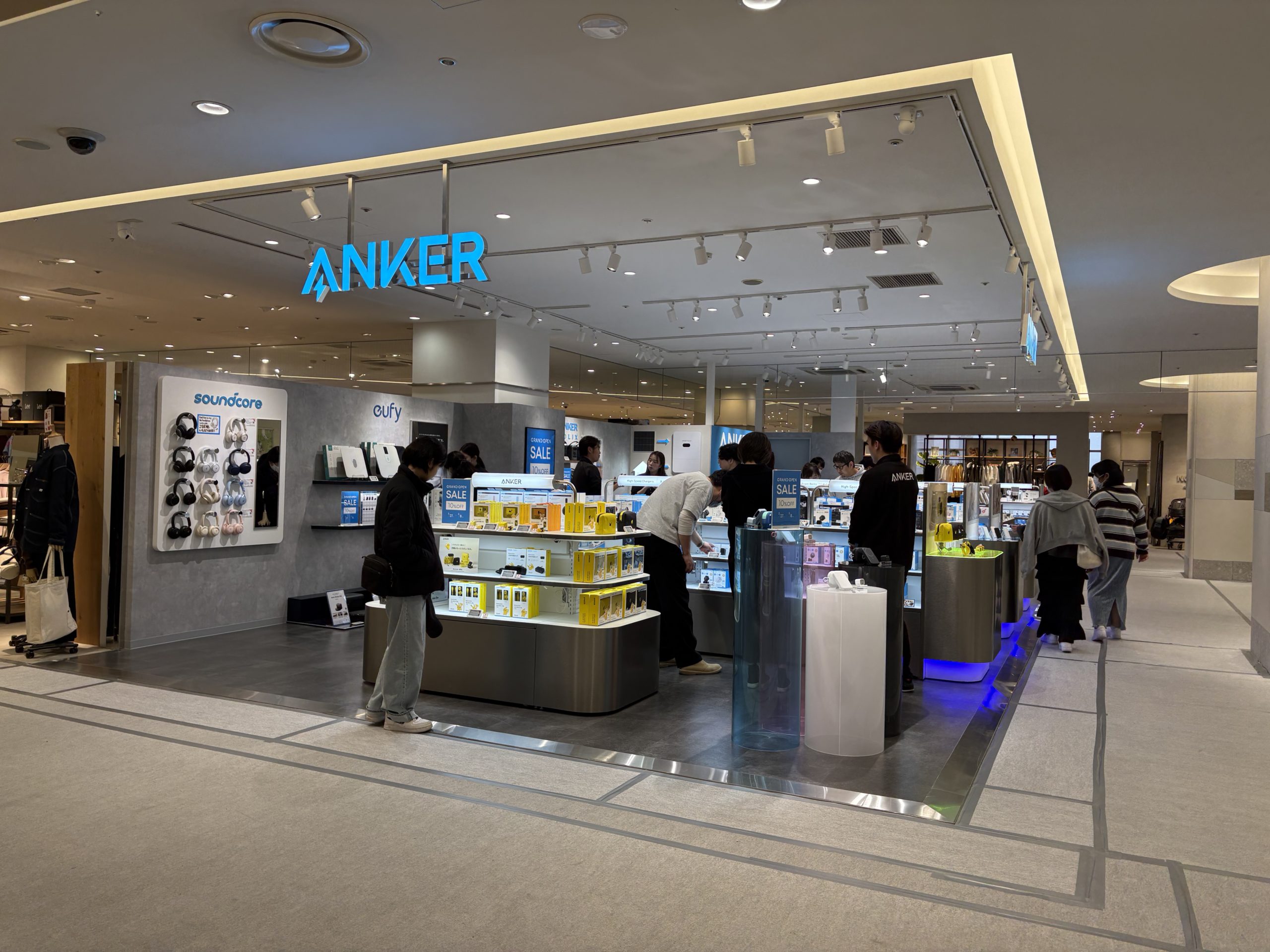 ショッピングモールのANKERストア