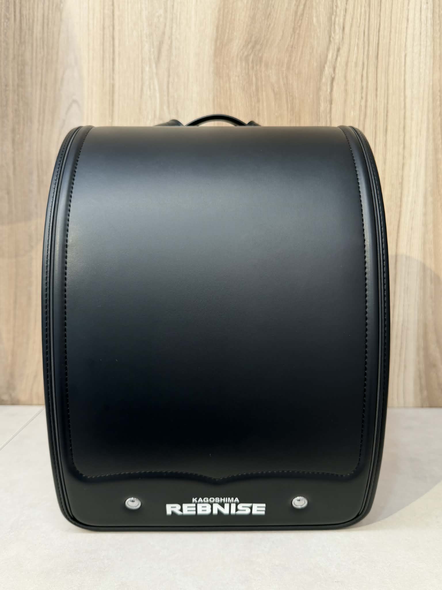 黒いランドセル正面の画像