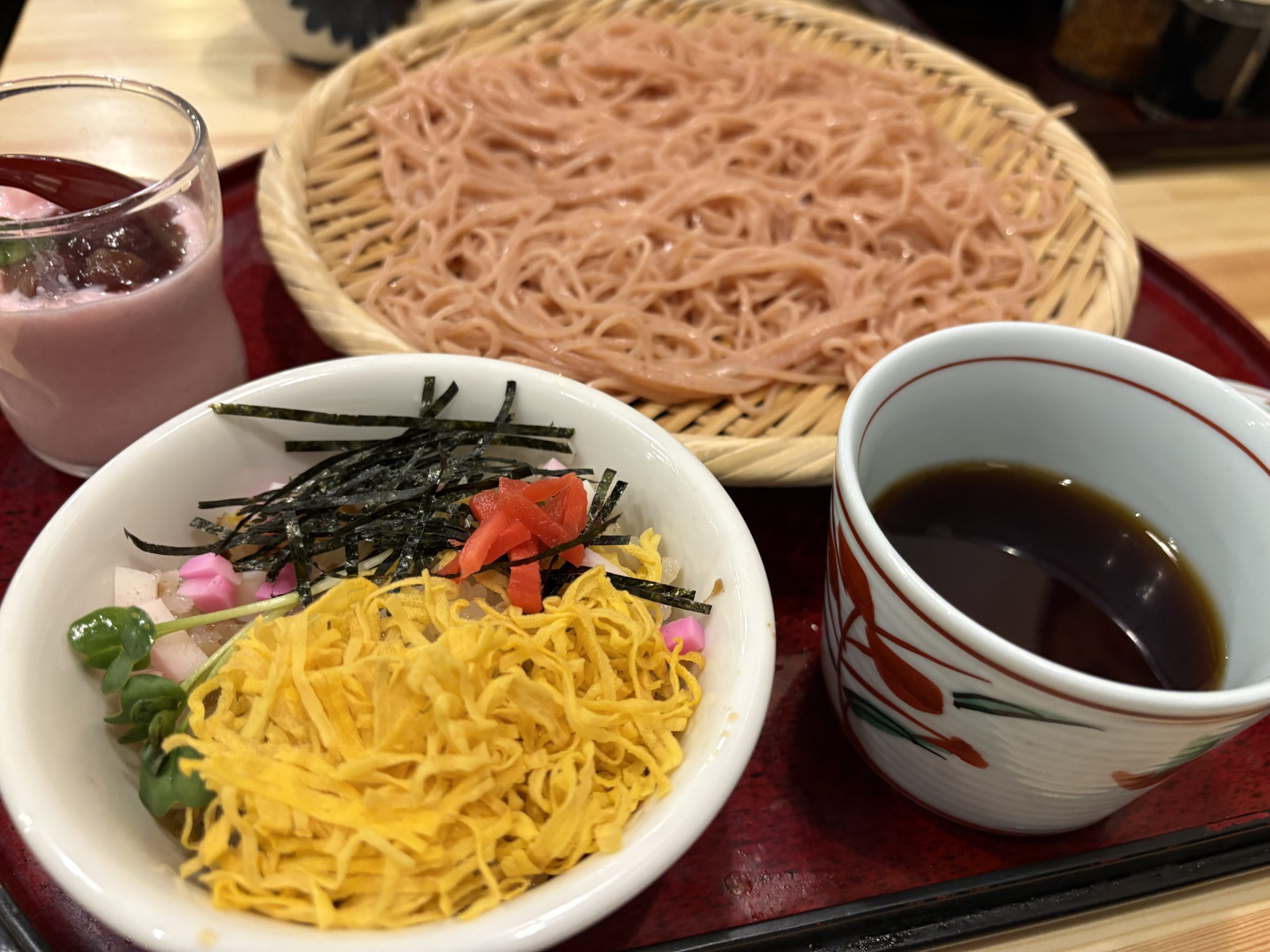 日本の桜そばと小鉢セット