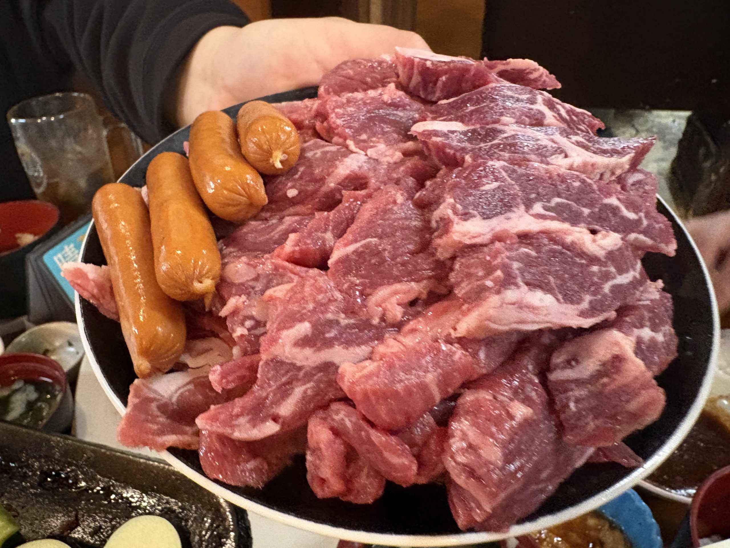 加工肉と生のスライス肉の盛り合わせ