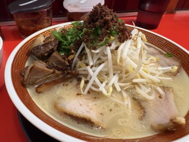 美味しそうなラーメンの大盛り