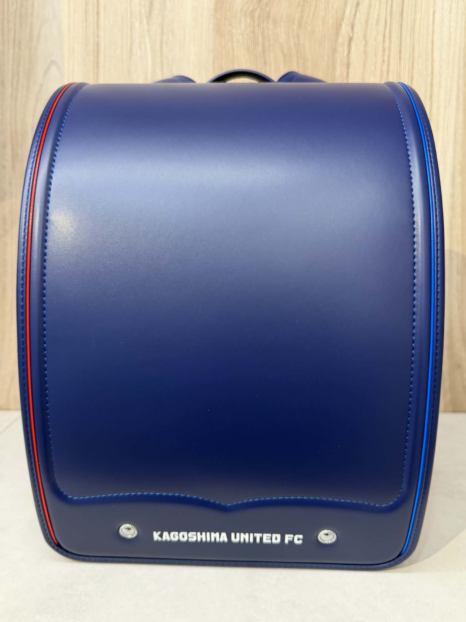 青色のランドセル、鹿児島ユナイテッドFCロゴ入り